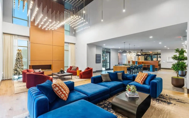 12min Downtown 6min Domain Pool Free Parking