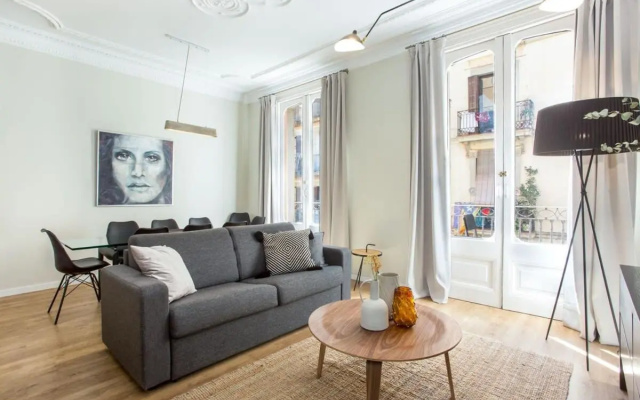4bedroom apartment with a balcony in Las Ramblas 1 2