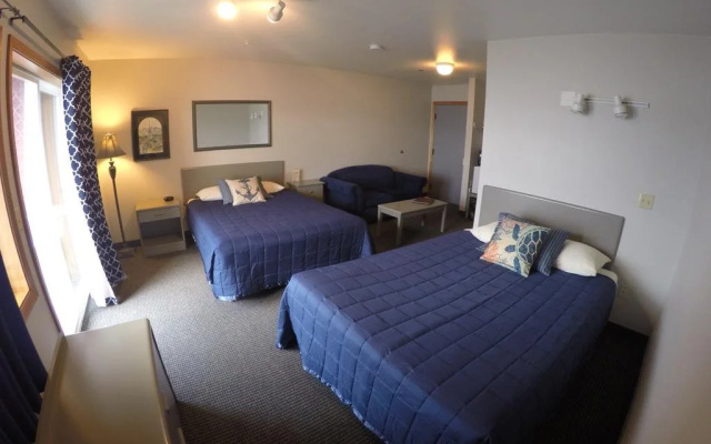 Cascade Creek Inn & Charters