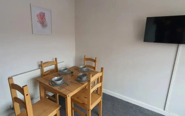 Room in Guest Room - Spacious Single Room in Stoke