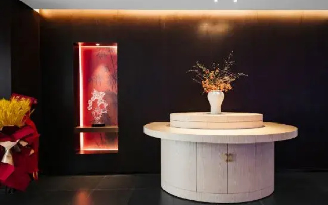 QIANNA HOTEL (Zhenghong City Provincial People's Hospital)