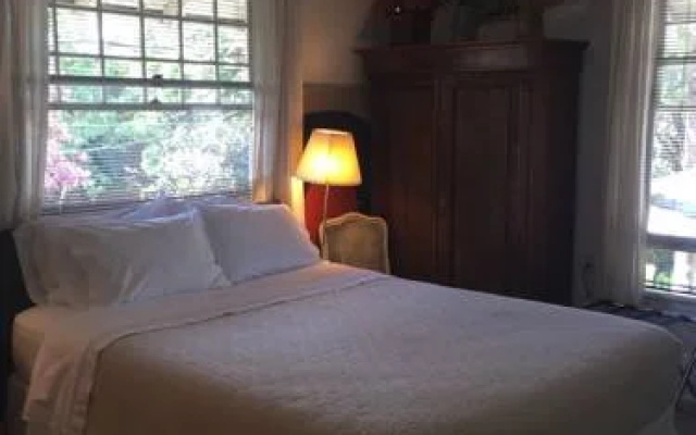 Bed & Breakfast on Broadway