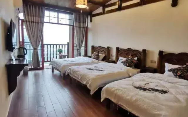Furong town Linjiang floor inn