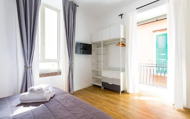 Barrio 133 - Double Bedroom in Center by Napoliapartments