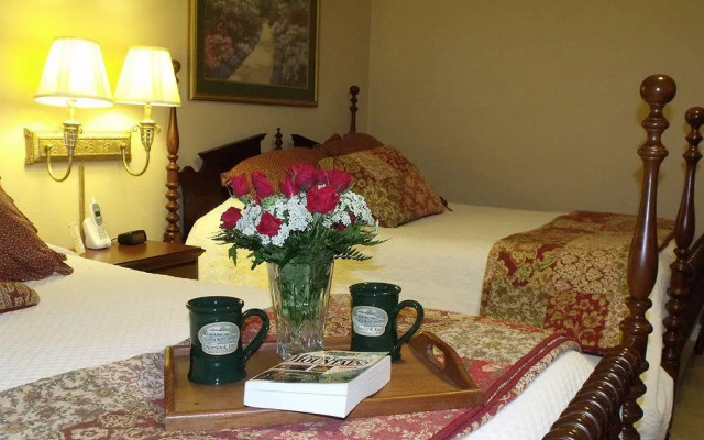 Hemlock Inn