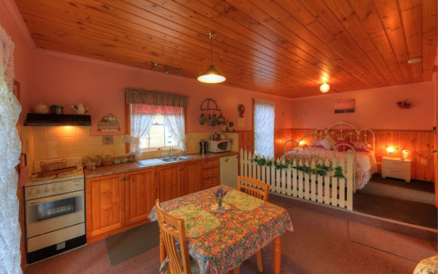 Rosebank Cottage Collection