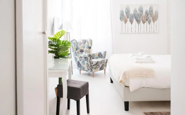 White Fanti Apartment
