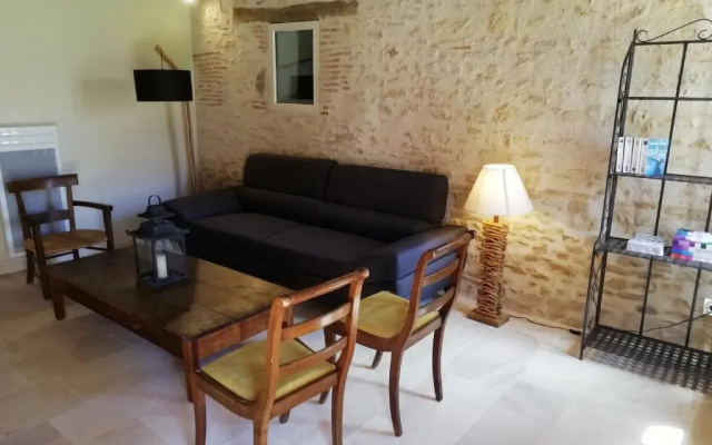 Gîte Ainay-le-Vieil, 5 pièces, 8 personnes - FR-1-586-15