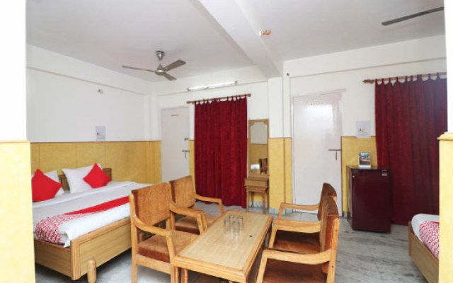 OYO 26886 Hotel Gaurav Palace