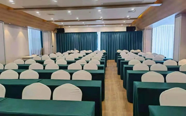 Yijia Lijing Hotel