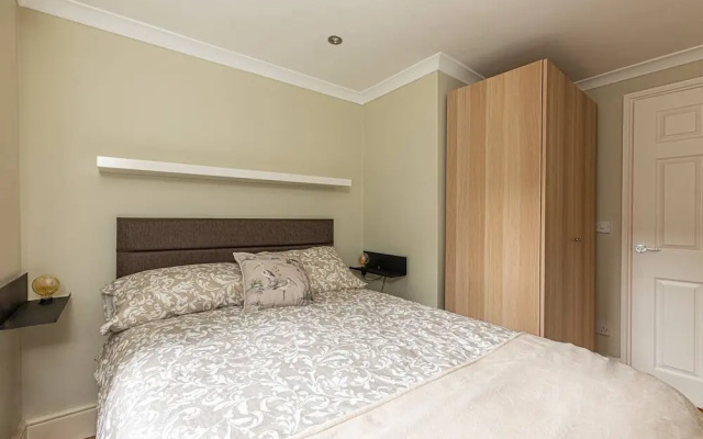 Homely 2-bed flat in Little Venice