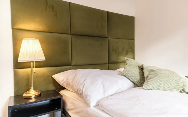 Charming 2BR Apt Near Meidling Station