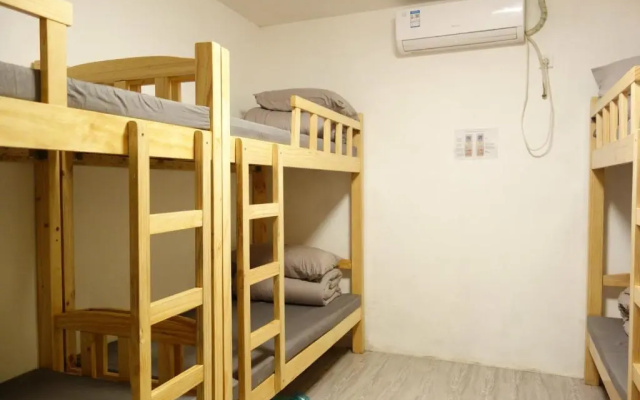 Hidden Garden International Youth Hostel - Oriental Pearl & Lujiazui