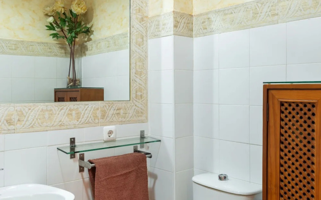 Lovely Holiday Home in Islantilla with Swimming Pool
