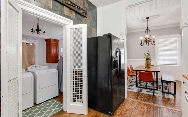 1202 Savannah - 4 Br Home