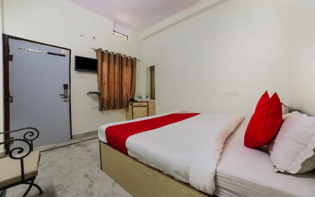 OYO 30231 Hotel Anshu