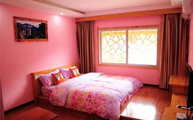 Qingfengge Hostel
