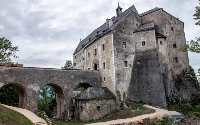 Burg Altpernstein