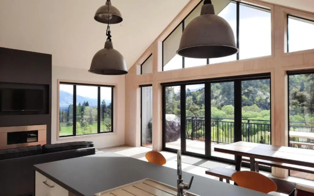 Boo's Bach - Hanmer Springs Holiday Home