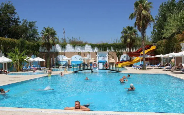 Q Ella Beach Hotel