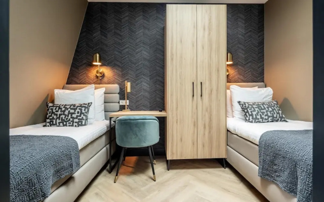 Family Apartment w/ Bunk Beds