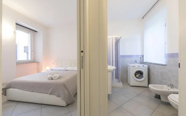 Casa Al Vicolo Di Ranco 50mt From Beach - Happy Rentals