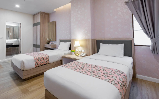 Leela Orchid Hotel
