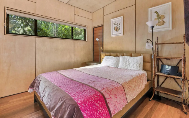 Pandanus Retreat