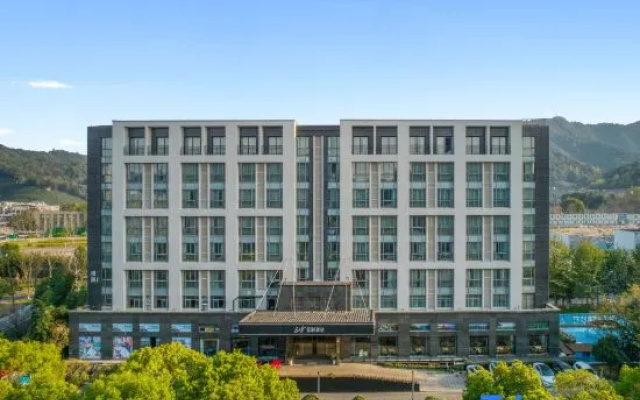 Sniff Hotel