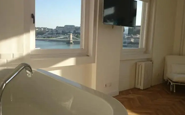 Panoramic Flat