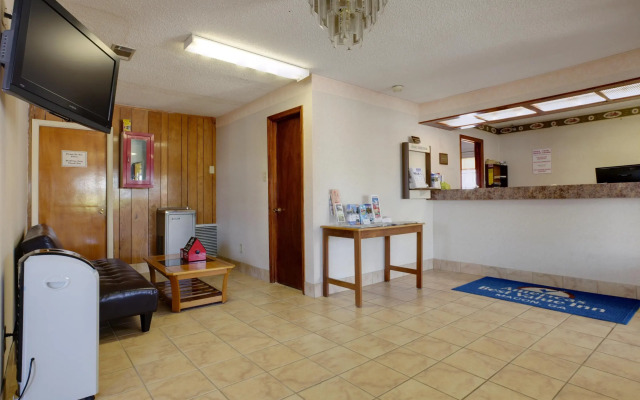 Americas Best Value Inn & Suites Macon at Eisenhower Pkwy