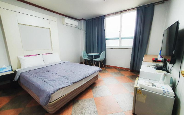 Sokcho Two Wheels Motel
