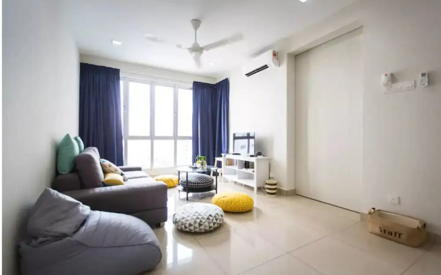 Maxim Citylight Sentul by SYNC