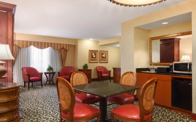 Radisson Hotel Cedar Rapids