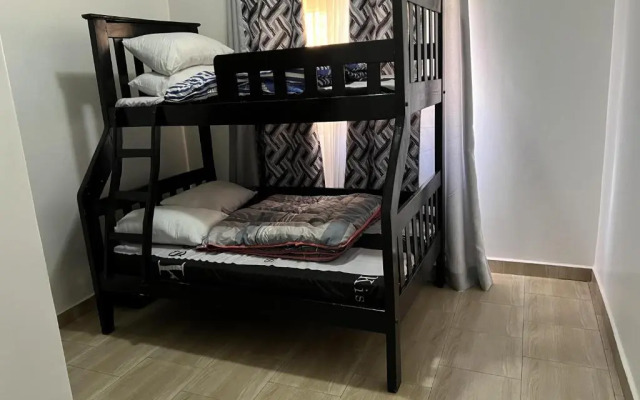 House - Sleeps 6 - Parking - Garden