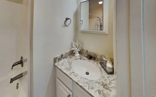 Lovin' Lowe Tide by Topsail Realty