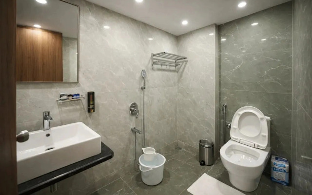 Hotel Regal Crest