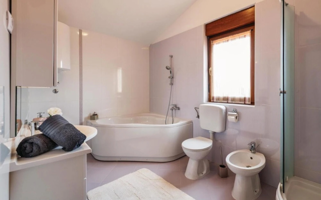 Stunning Home in Krvavici With Wifi and 4 Bedrooms