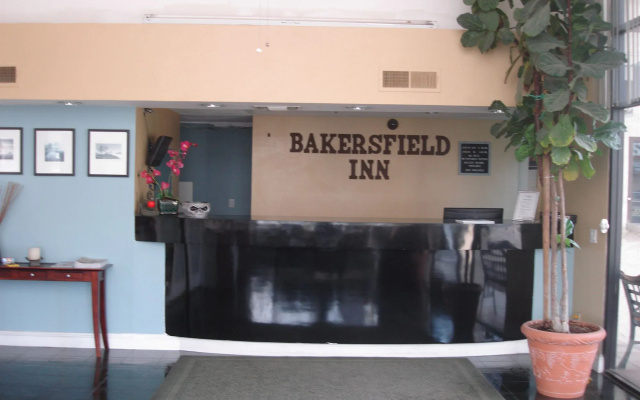 Studio 6 Bakersfield, CA - South