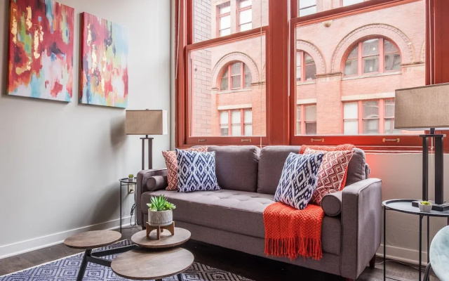 Bright Apartments on Allegheny River