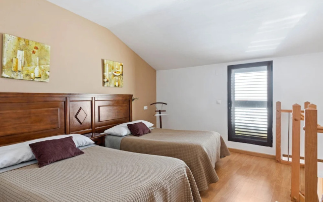 Modern Apartment in Gudar With Balcony