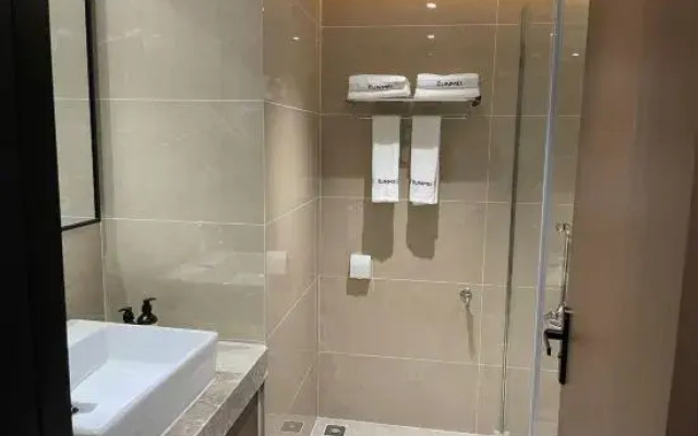Shiman Apartment (Shenshan Cooperation Zone Huihuang No.1)