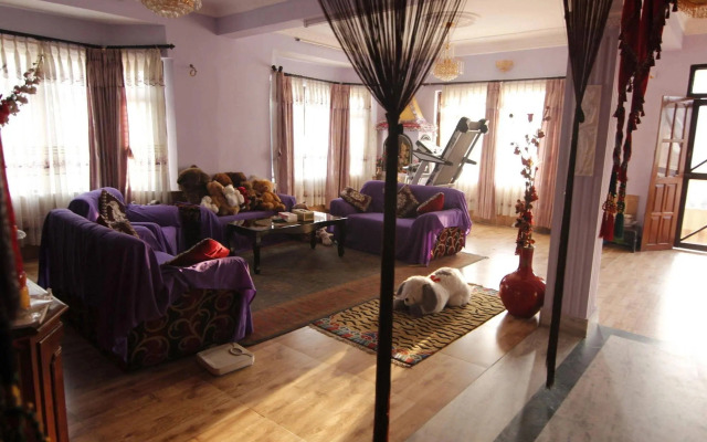 Dipankara Holiday Home