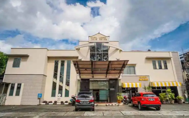 Yuta Hotel