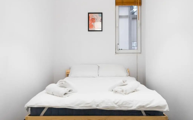 Cute&Cozy 2BD Flat with Balcony