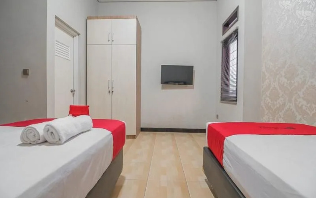 RedDoorz Syariah near Politeknik Negeri Bandung 3
