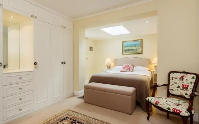 Veeve  Flat Lots Road Chelsea