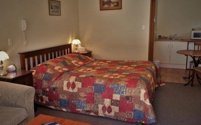 Sonbern Lodge Motel