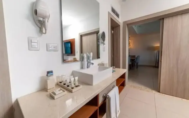 Imperial Suite 2 Bedroom Ocean View With Kitchen