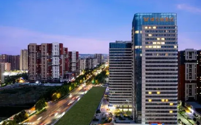 Vienna Hotel (Jinan East Railway Station Xiangquan Street Metro Station Branch)